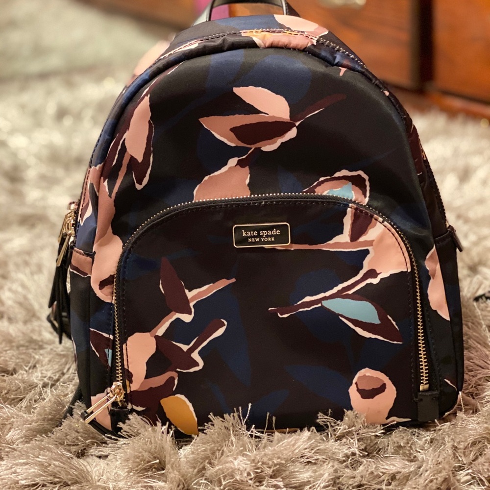 Kate spade medium backpack (never used)